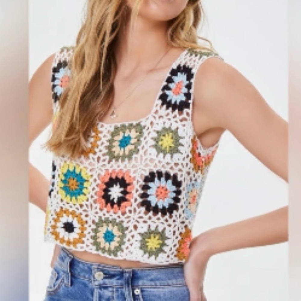 Sewn and Seen Crochet Floral Sleeveless Crop Top - Picture 3 of 8